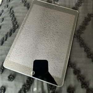 Selling my iPad 9th generation ! Barely used it ! Still in great condition !